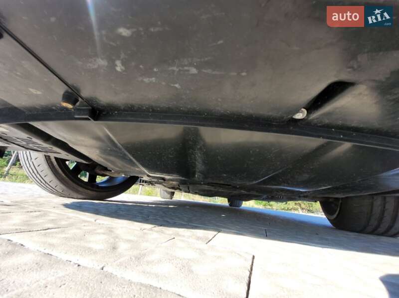 Седан BMW 5 Series 2004 в Львове