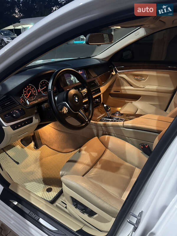 Седан BMW 5 Series 2013 в Черновцах