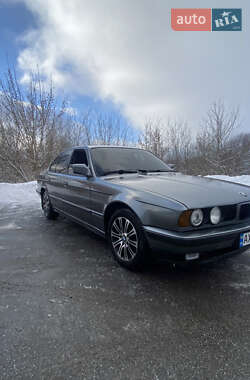 Седан BMW 5 Series 1991 в Харкові