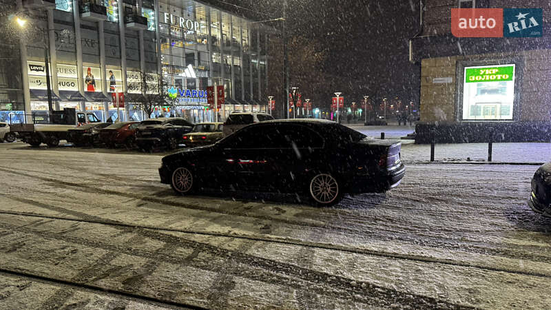 Седан BMW 5 Series 2002 в Днепре