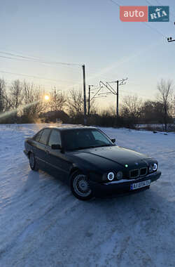Седан BMW 5 Series 1995 в Киеве