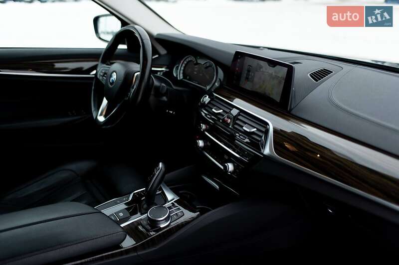 Седан BMW 5 Series 2019 в Ровно