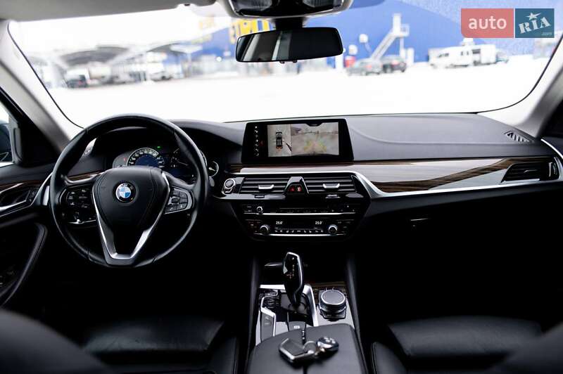 Седан BMW 5 Series 2019 в Ровно