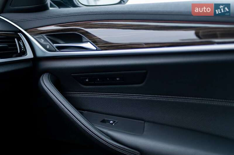 Седан BMW 5 Series 2019 в Ровно