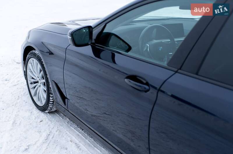 Седан BMW 5 Series 2019 в Ровно