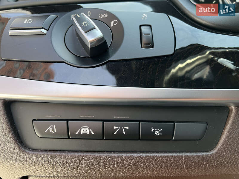 Седан BMW 5 Series 2016 в Киеве