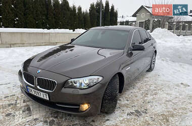 Седан BMW 5 Series 2012 в Острозі