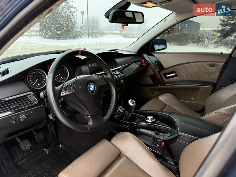 Седан BMW 5 Series 2004 в Каменец-Подольском