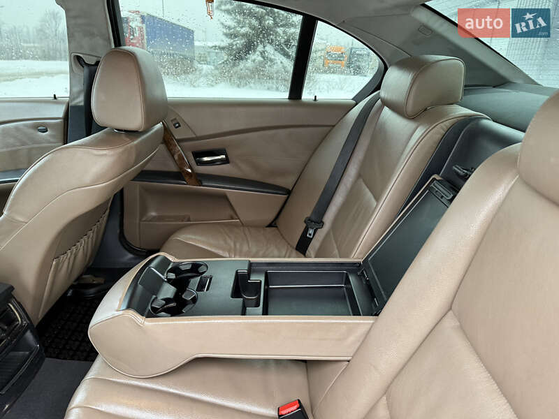 Седан BMW 5 Series 2004 в Каменец-Подольском