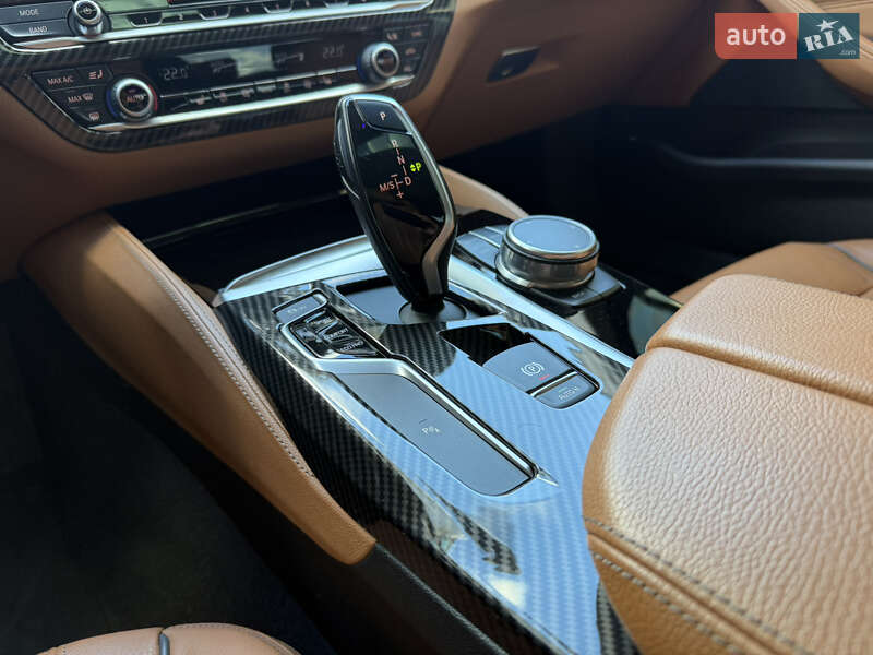 Седан BMW 5 Series 2018 в Киеве