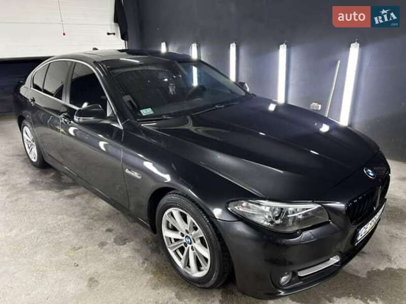 Седан BMW 5 Series 2015 в Чернівцях
