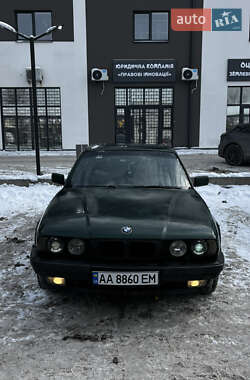 Седан BMW 5 Series 1991 в Вишневом