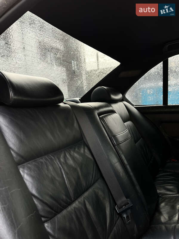 Седан BMW 5 Series 1991 в Вишневом