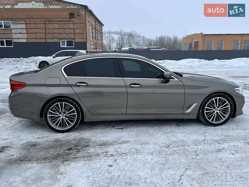 Седан BMW 5 Series 2017 в Нововолынске