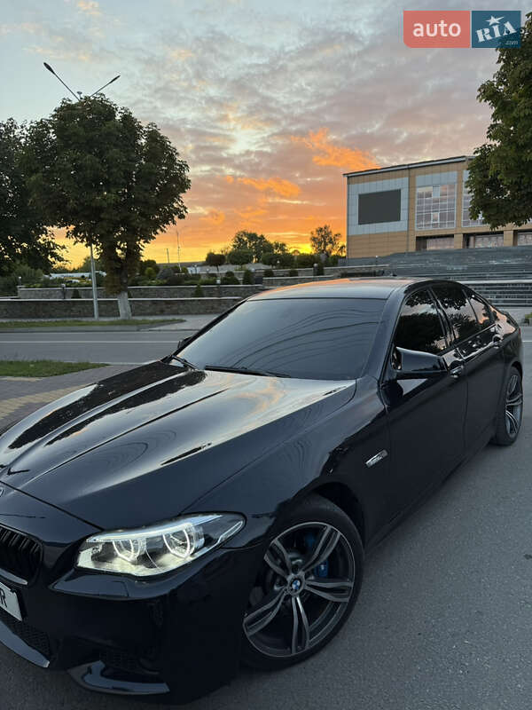 Седан BMW 5 Series 2012 в Хотине