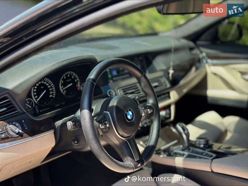 Седан BMW 5 Series 2012 в Хотине