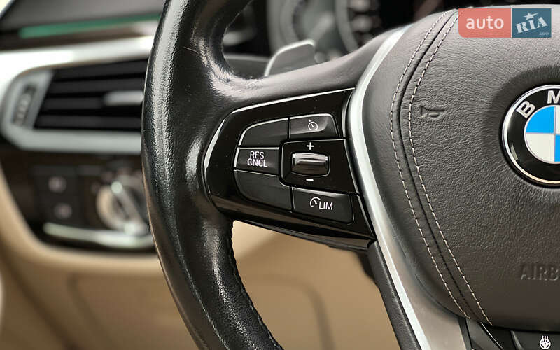 Седан BMW 5 Series 2017 в Львове