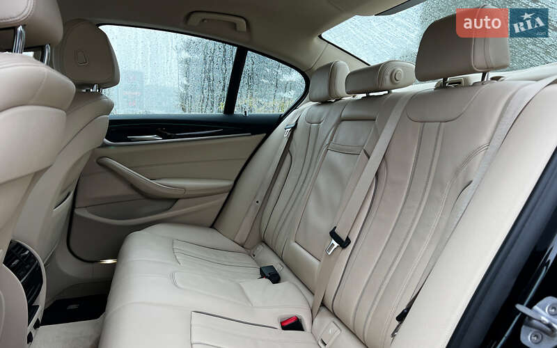 Седан BMW 5 Series 2017 в Львове