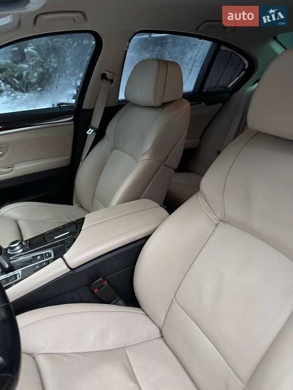 Седан BMW 5 Series 2013 в Ратному