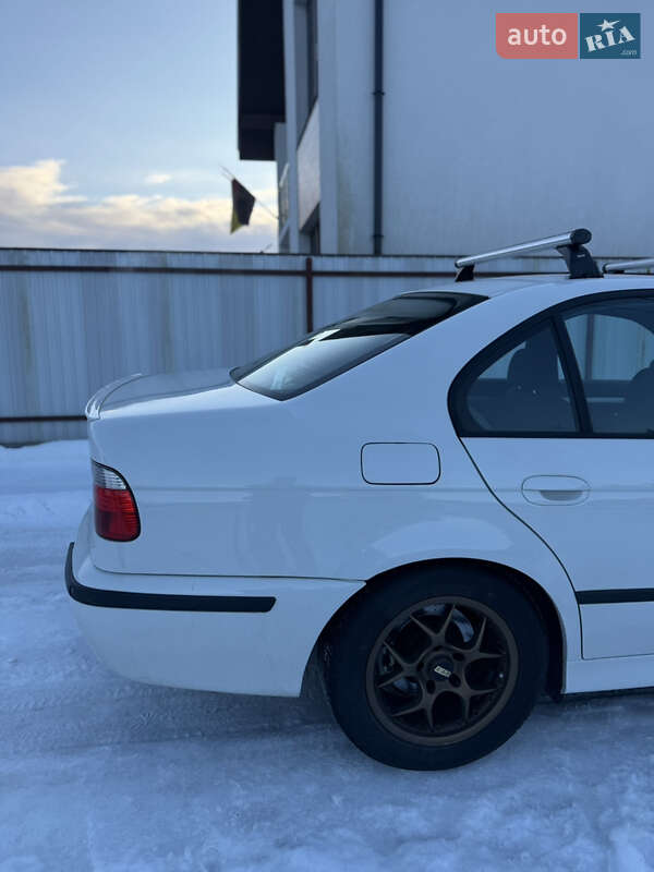 Седан BMW 5 Series 2002 в Львове