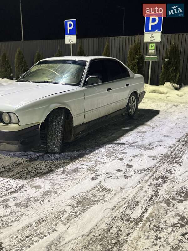 Седан BMW 5 Series 1991 в Киеве