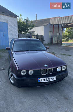Седан BMW 5 Series 1993 в Попельне