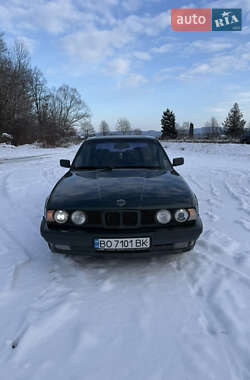 Седан BMW 5 Series 1993 в Вашковцах