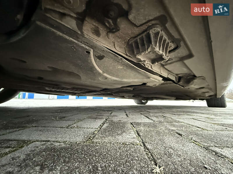 Седан BMW 5 Series 2012 в Шепетовке