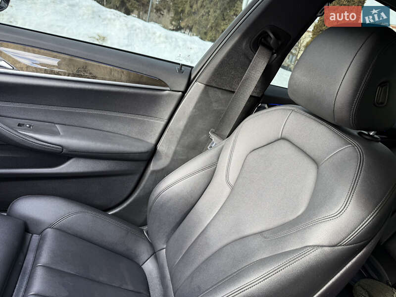 Седан BMW 5 Series 2019 в Львове