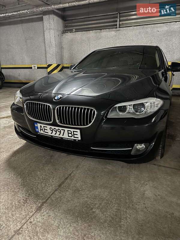 Седан BMW 5 Series 2012 в Кривом Роге