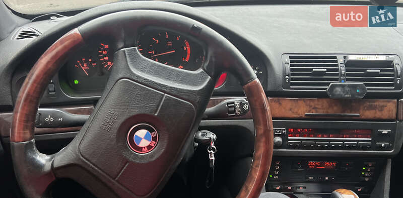 Универсал BMW 5 Series 2000 в Луцке