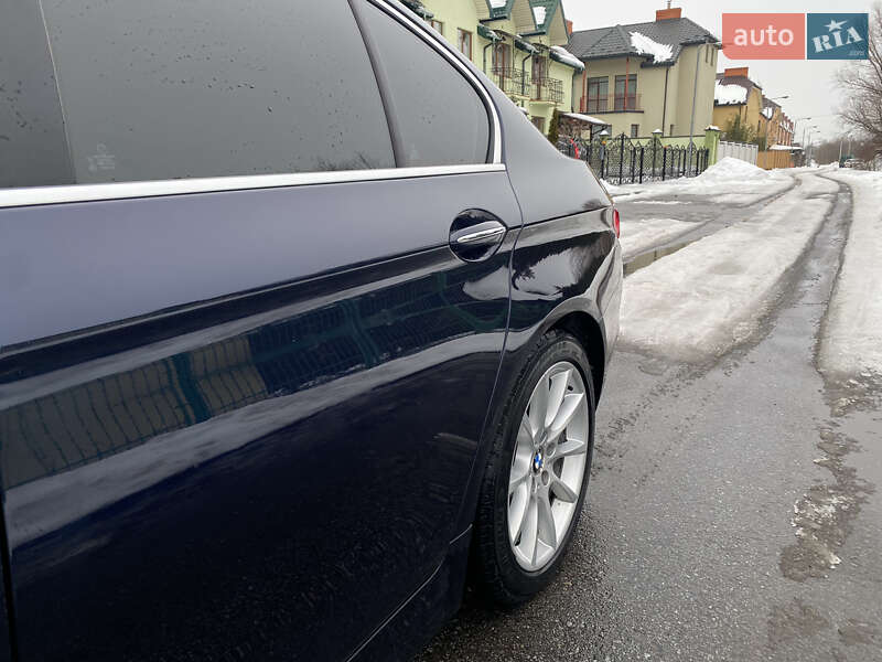 Седан BMW 5 Series 2011 в Стрые