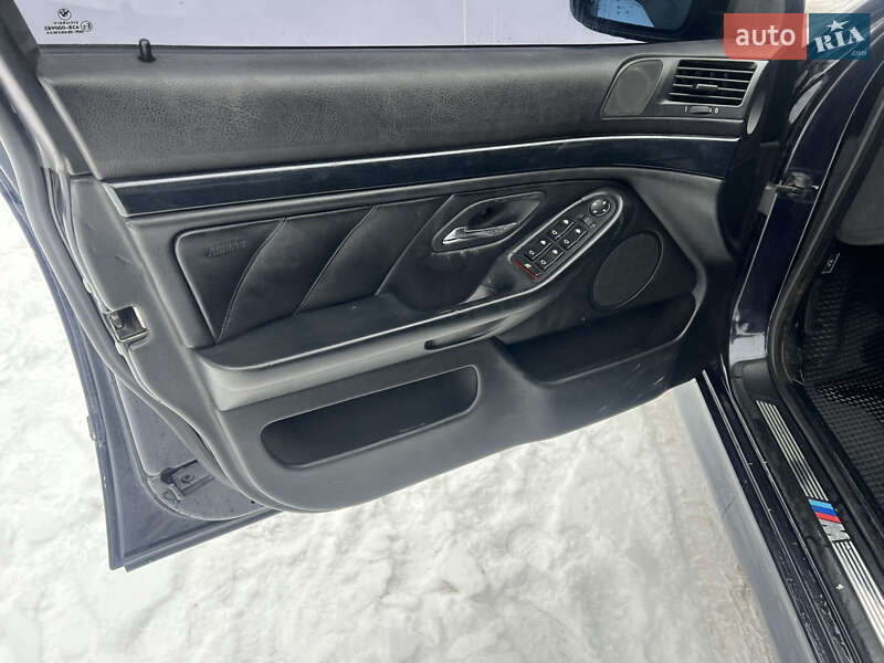 Седан BMW 5 Series 2000 в Виннице