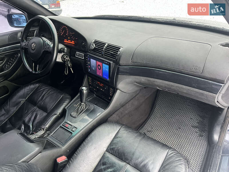 Седан BMW 5 Series 2000 в Виннице