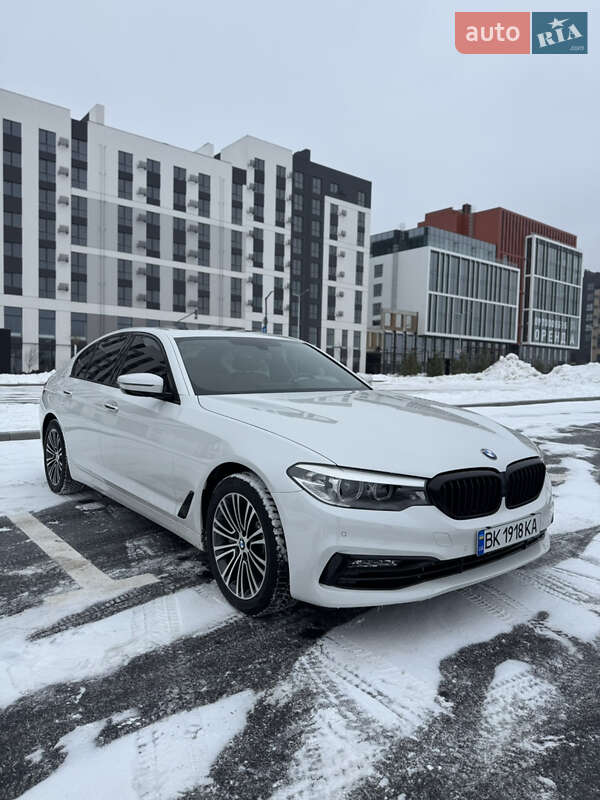 Седан BMW 5 Series 2017 в Ровно