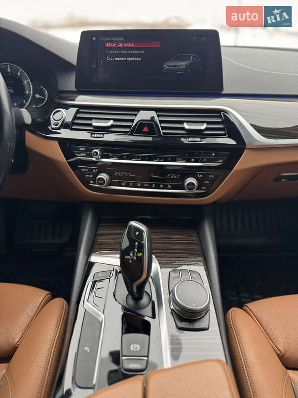 Седан BMW 5 Series 2017 в Ровно