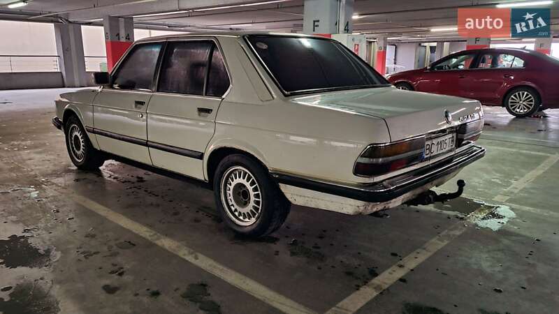 Седан BMW 5 Series 1987 в Львове