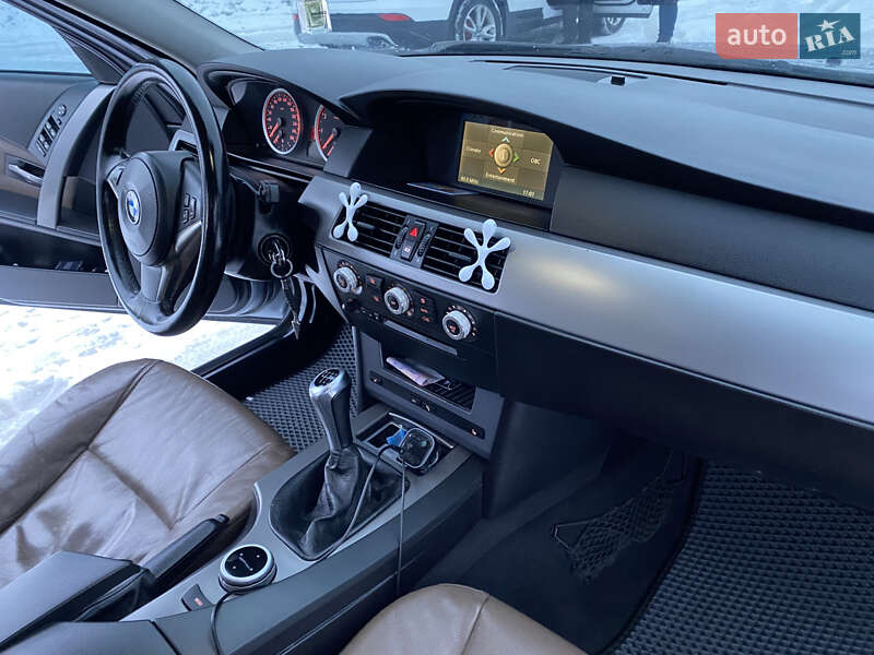 Седан BMW 5 Series 2004 в Долине