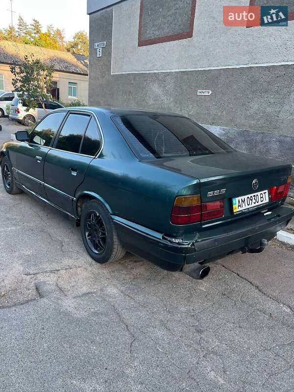 Седан BMW 5 Series 1989 в Житомире