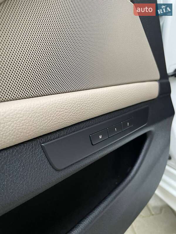 Седан BMW 5 Series 2011 в Львове