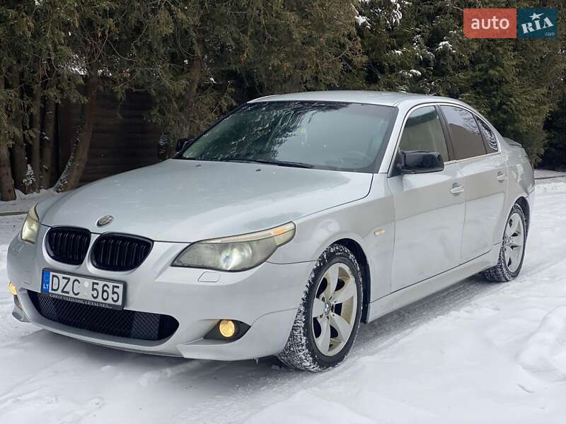 Седан BMW 5 Series 2004 в Калуше