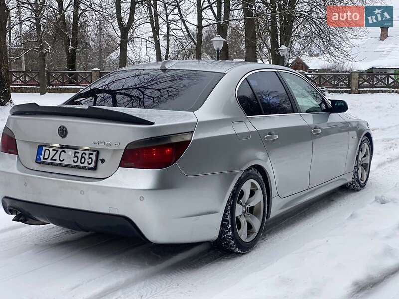 Седан BMW 5 Series 2004 в Калуше