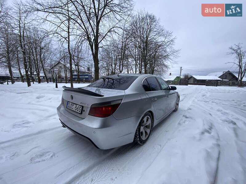 Седан BMW 5 Series 2004 в Калуше