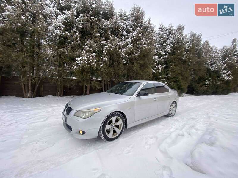 Седан BMW 5 Series 2004 в Калуше