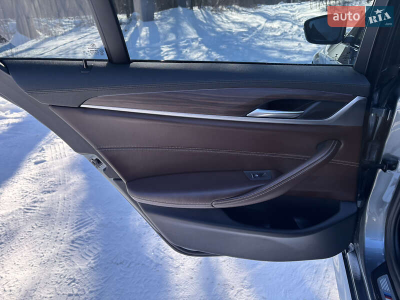 Седан BMW 5 Series 2017 в Барышевке