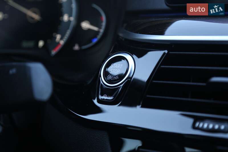 Седан BMW 5 Series 2018 в Киеве