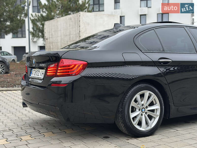 Седан BMW 5 Series 2016 в Ужгороде