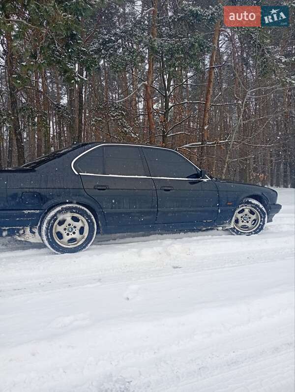 Седан BMW 5 Series 1994 в Обухове