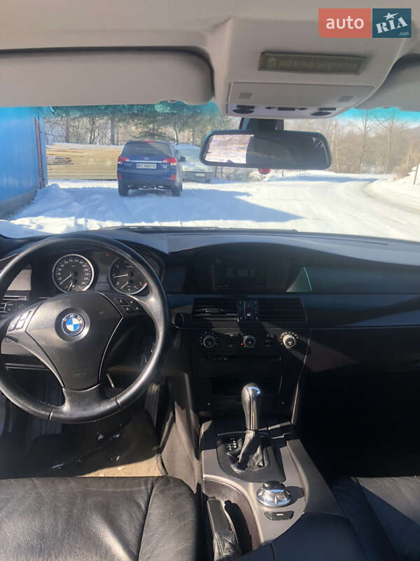 Седан BMW 5 Series 2004 в Косове