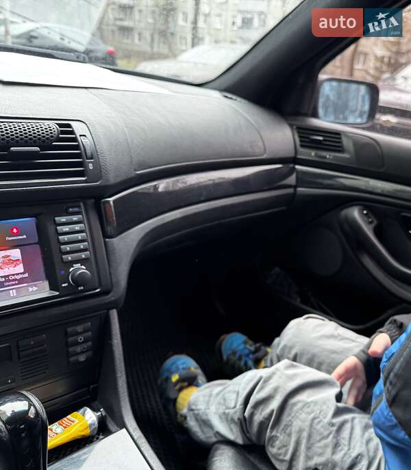 Седан BMW 5 Series 2000 в Львове